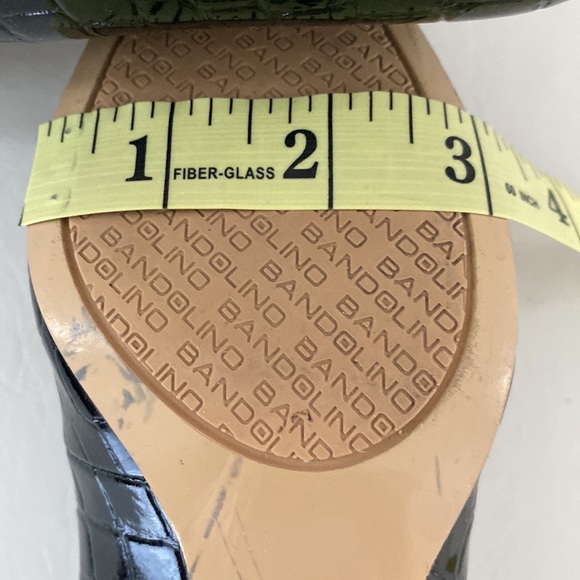 Bandolino black alligator faux leather shoes with kitten heels & pointed toe. 6M - Picture 10 of 14